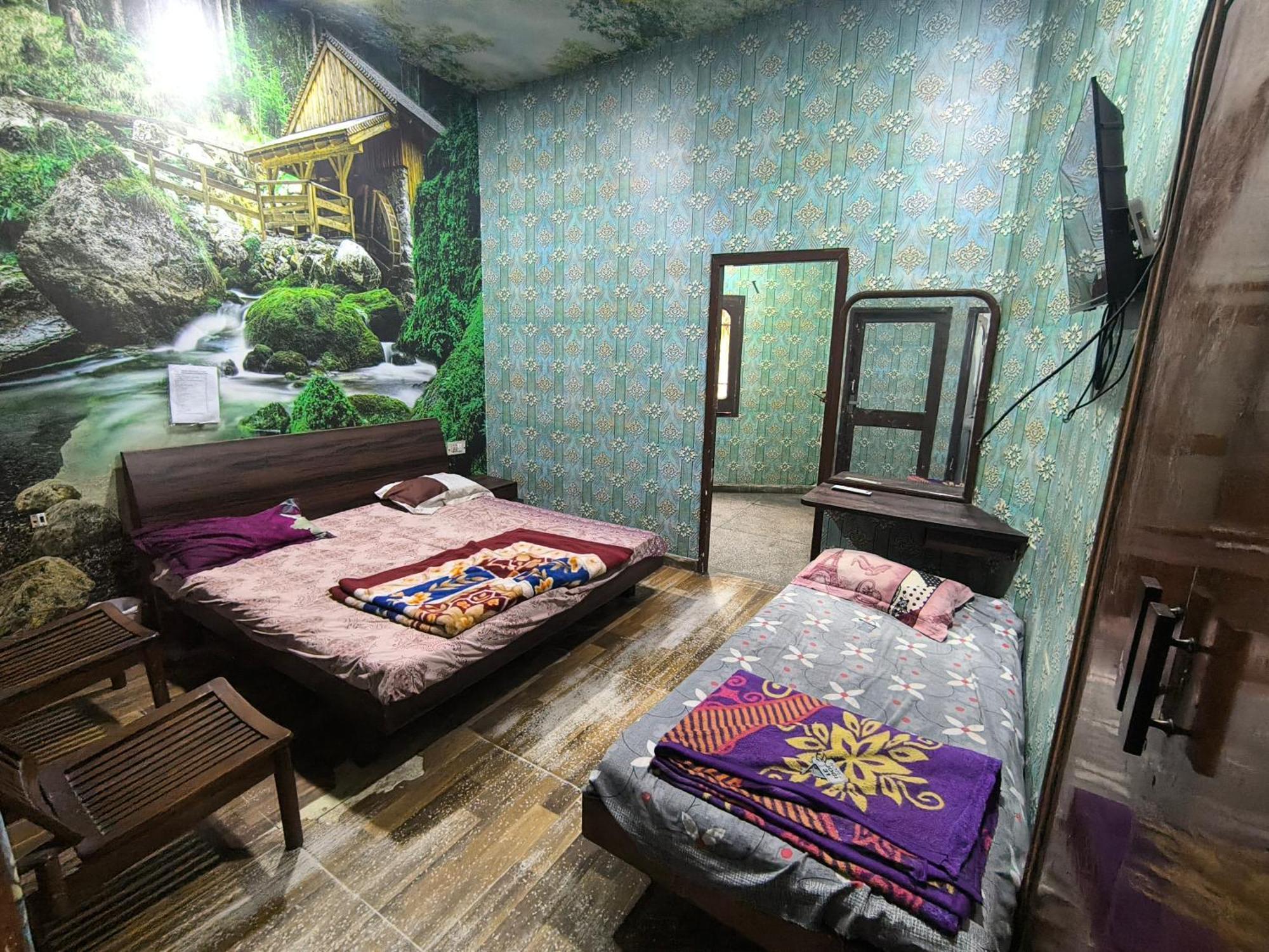 Hotel Jogi Guest House Welcome All Families, Friends, Groups, Couples, Singles Fully Airconditioner, Attach Washrooms, Lift, Wifi, 24 Hours Room Service, Power Backup Amritsar Exterior foto