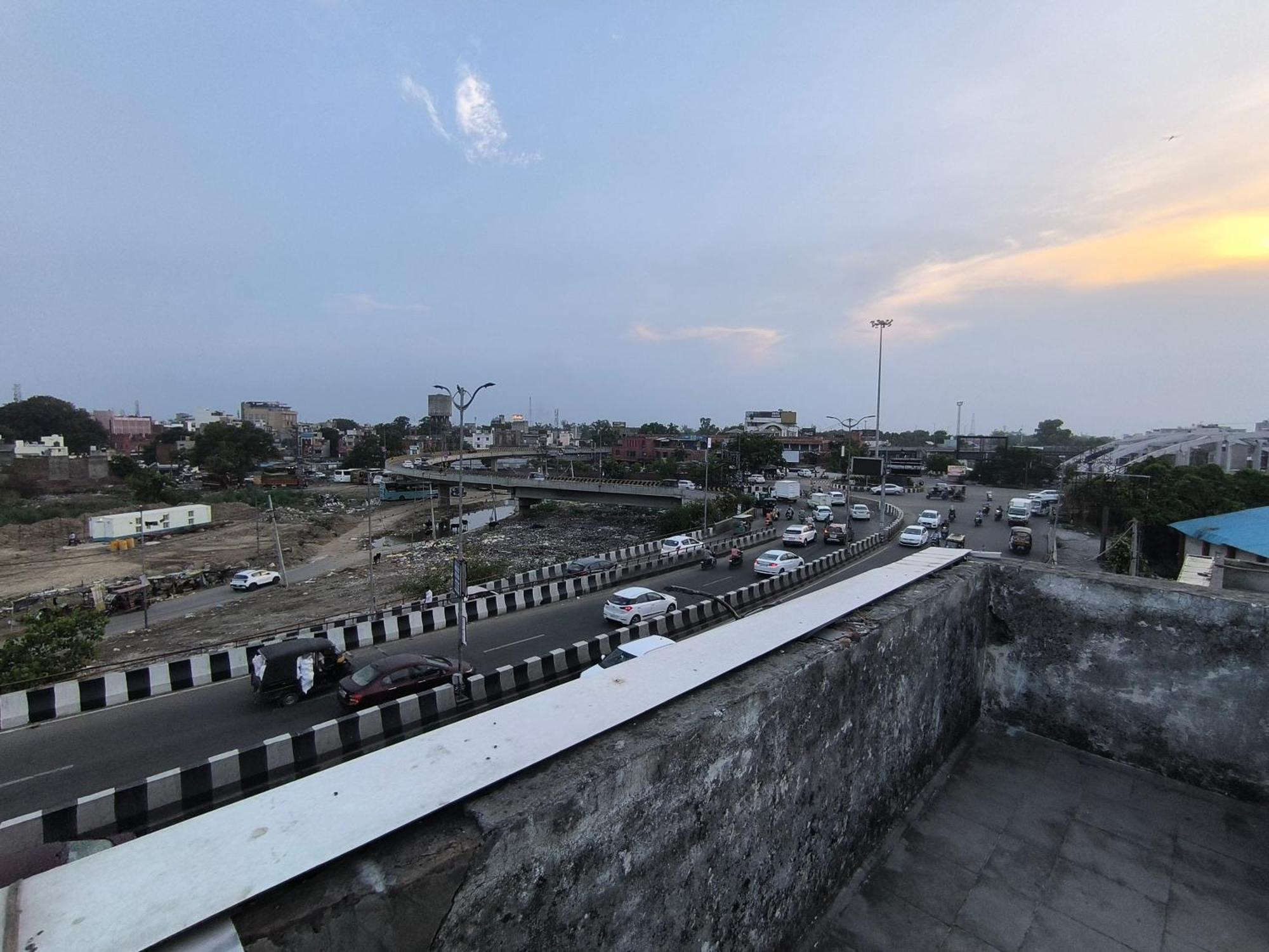 Hotel Jogi Guest House Welcome All Families, Friends, Groups, Couples, Singles Fully Airconditioner, Attach Washrooms, Lift, Wifi, 24 Hours Room Service, Power Backup Amritsar Exterior foto