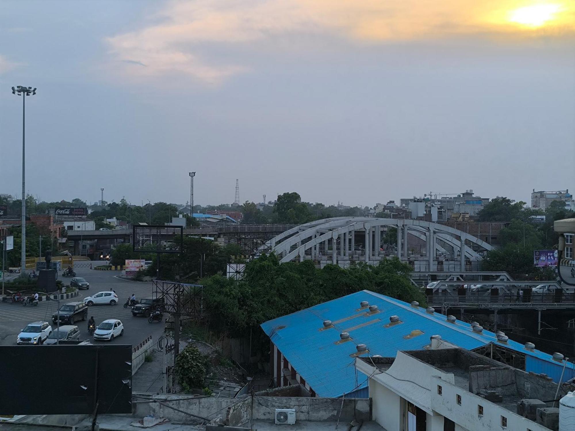Hotel Jogi Guest House Welcome All Families, Friends, Groups, Couples, Singles Fully Airconditioner, Attach Washrooms, Lift, Wifi, 24 Hours Room Service, Power Backup Amritsar Exterior foto