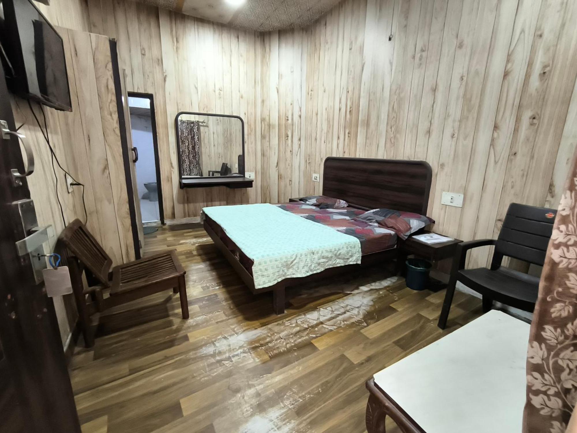 Hotel Jogi Guest House Welcome All Families, Friends, Groups, Couples, Singles Fully Airconditioner, Attach Washrooms, Lift, Wifi, 24 Hours Room Service, Power Backup Amritsar Habitación foto